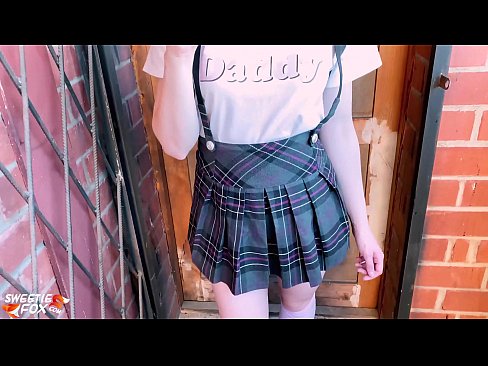 ❤️ 女學生深深地吸吮她的雞巴並亂搞而不是上課。 性 在 zh-tw.vlad-massage-salon.ru